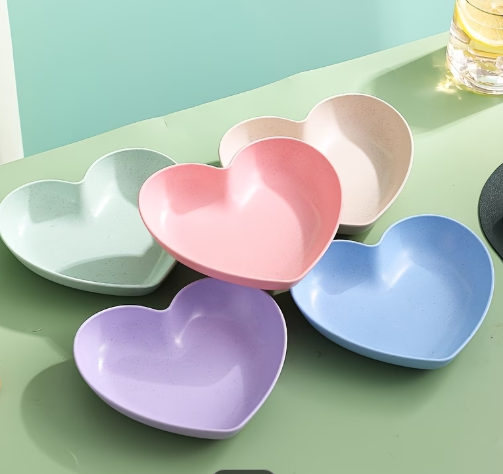 5pcs Plastic Heart-Shaped Plates